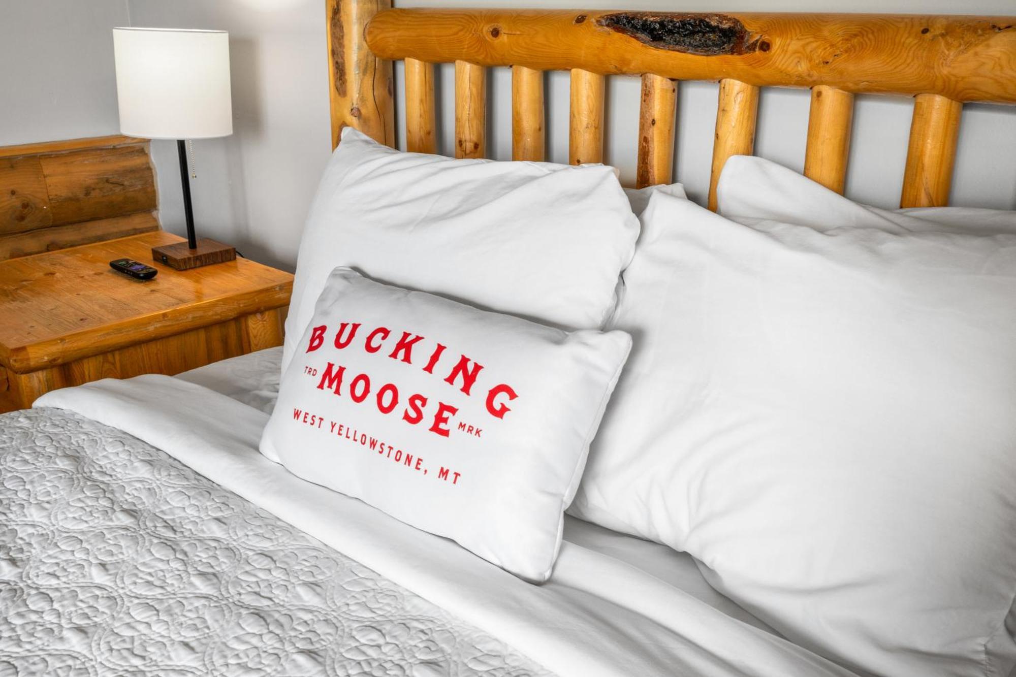 ホテル The Bucking Moose ウェスト・イエローストーン エクステリア 写真