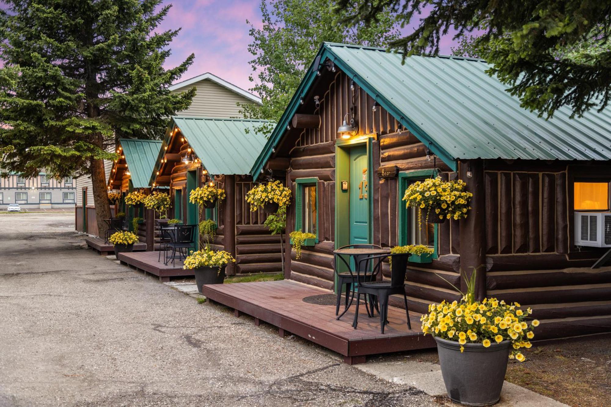 ホテル The Bucking Moose ウェスト・イエローストーン エクステリア 写真