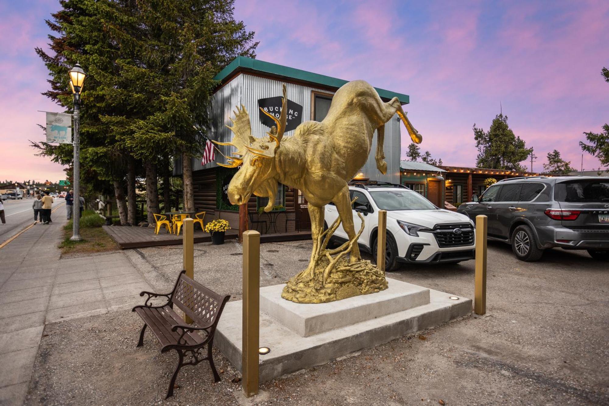 ホテル The Bucking Moose ウェスト・イエローストーン エクステリア 写真