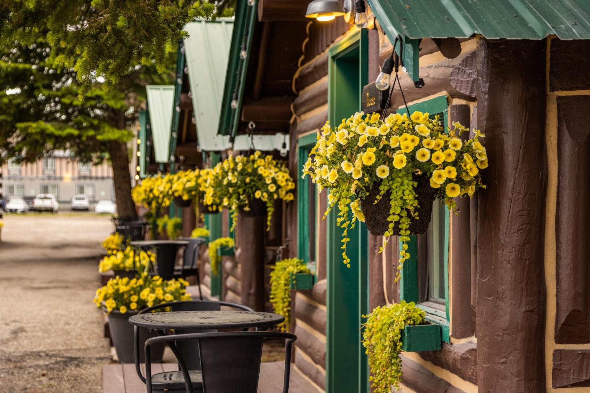 ホテル The Bucking Moose ウェスト・イエローストーン エクステリア 写真
