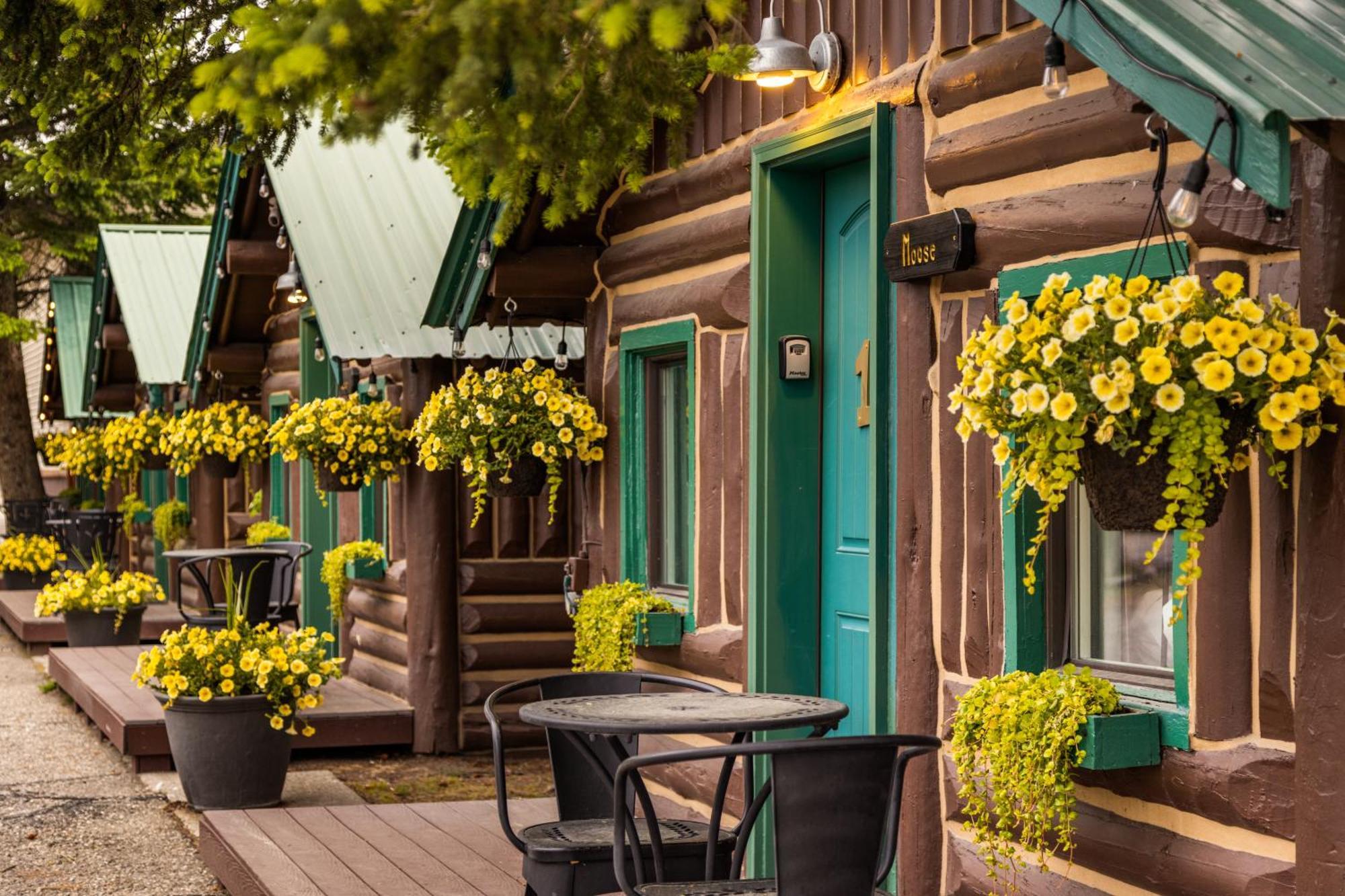 ホテル The Bucking Moose ウェスト・イエローストーン エクステリア 写真